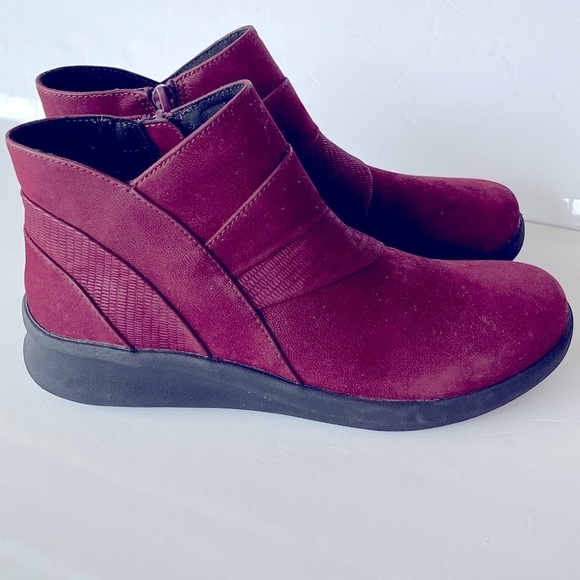 NWT Cloudsteppers by Clarks Size 5 1/2, Burgandy NWT - Picture 8 of 11